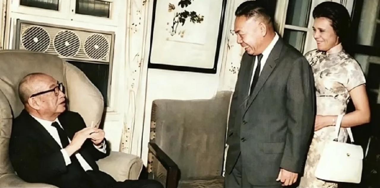没想到当年在上海打虎被孔家狠狠打脸的蒋经国，转头会亲自给孔祥熙拜寿！1965年9