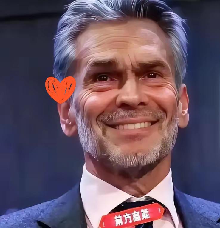 荷兰光刻机巨头ASML表示，现在在美国的技术封锁下，中企想获取EUV光刻机几乎不