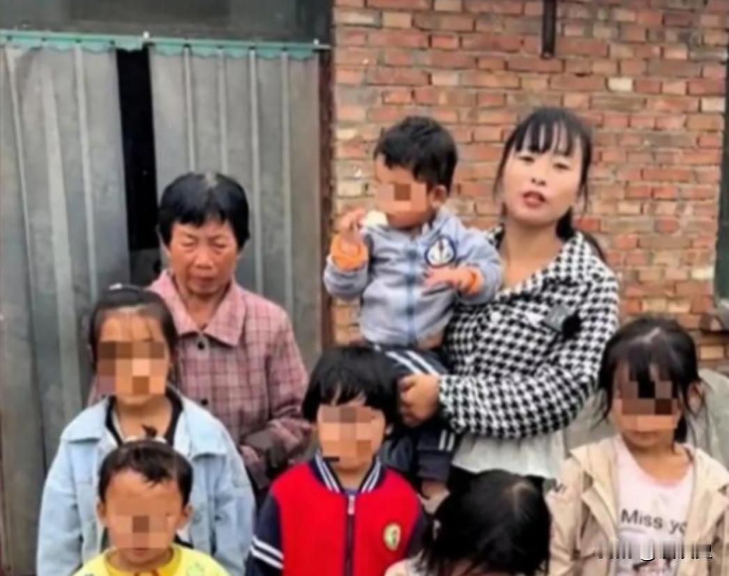 2021年，河南的朱大哥在修拖拉机时被砸身亡。谁知，他妻子不堪重负离家出走。弟媳