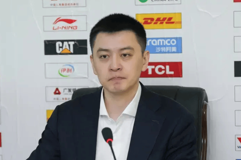 杨鸣因身体原因请辞杨鸣共执教辽宁男篮六个赛季，五次打进决赛，其中三夺CBA总冠军