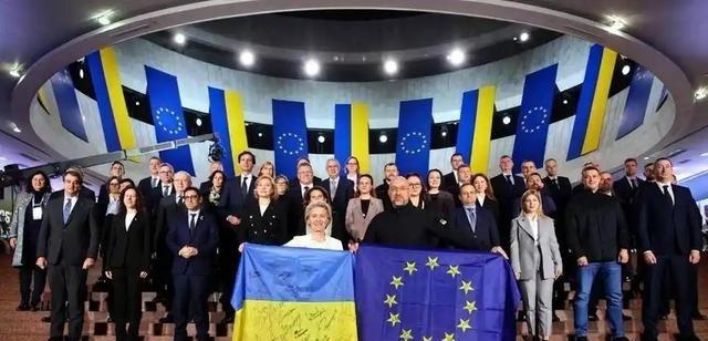 冯德莱恩如愿以偿，默茨如愿以偿，欧洲一些政客终于全部都如愿以偿！因为就在4月22