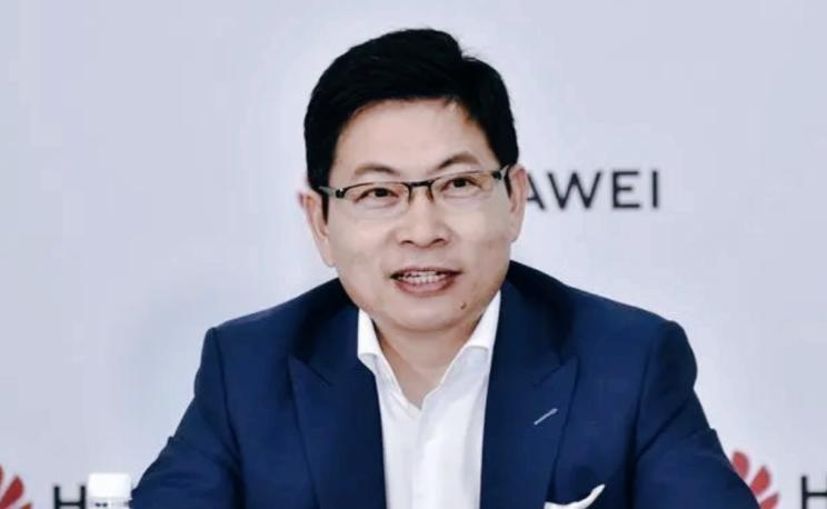 1993年，任正非正在办公室忙碌。突然，接到一通电话，对方一上来，就激动喊道：“