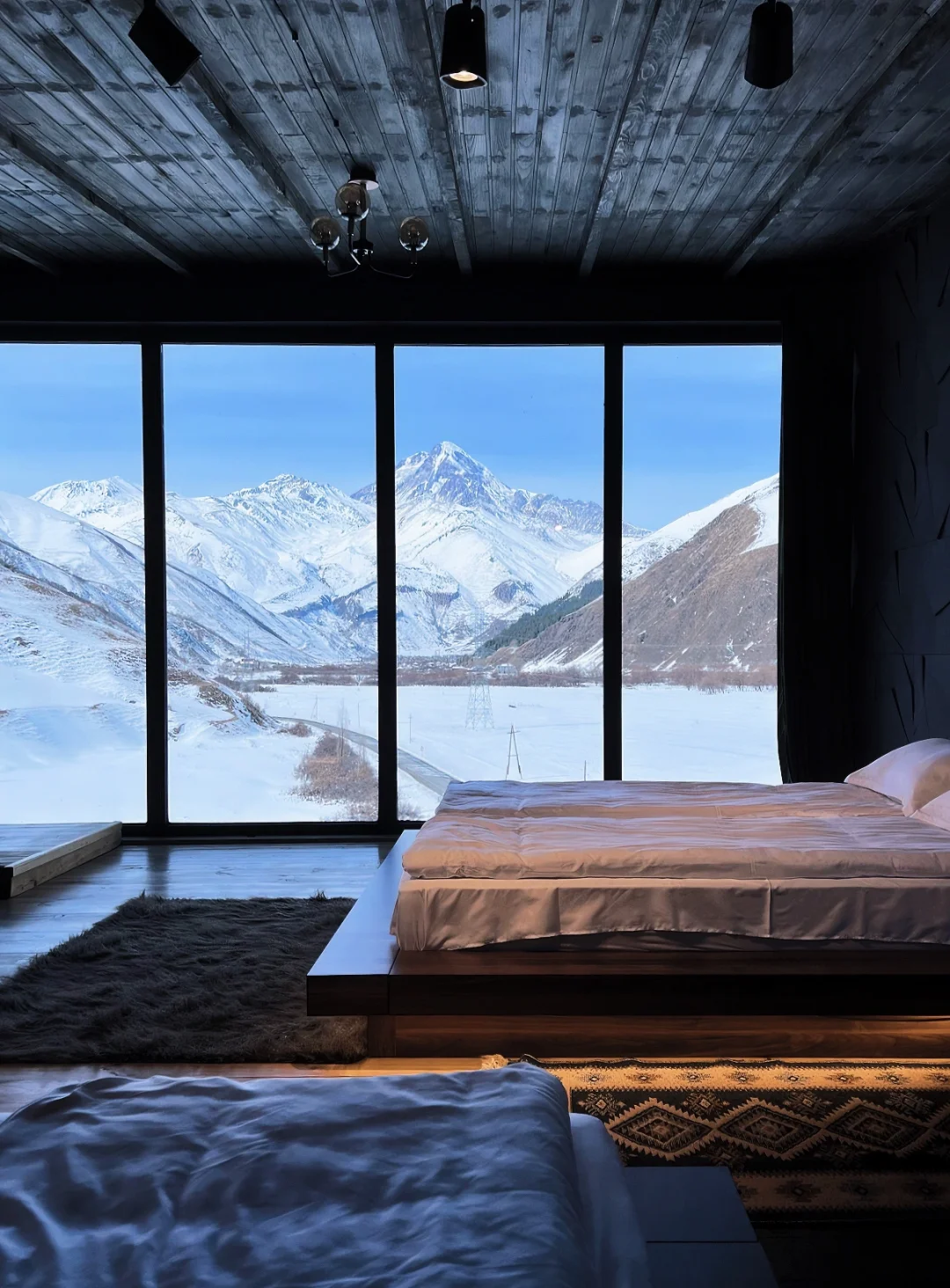 格鲁吉亚民宿❄️谁懂啊 醒来被窗外美到失语！