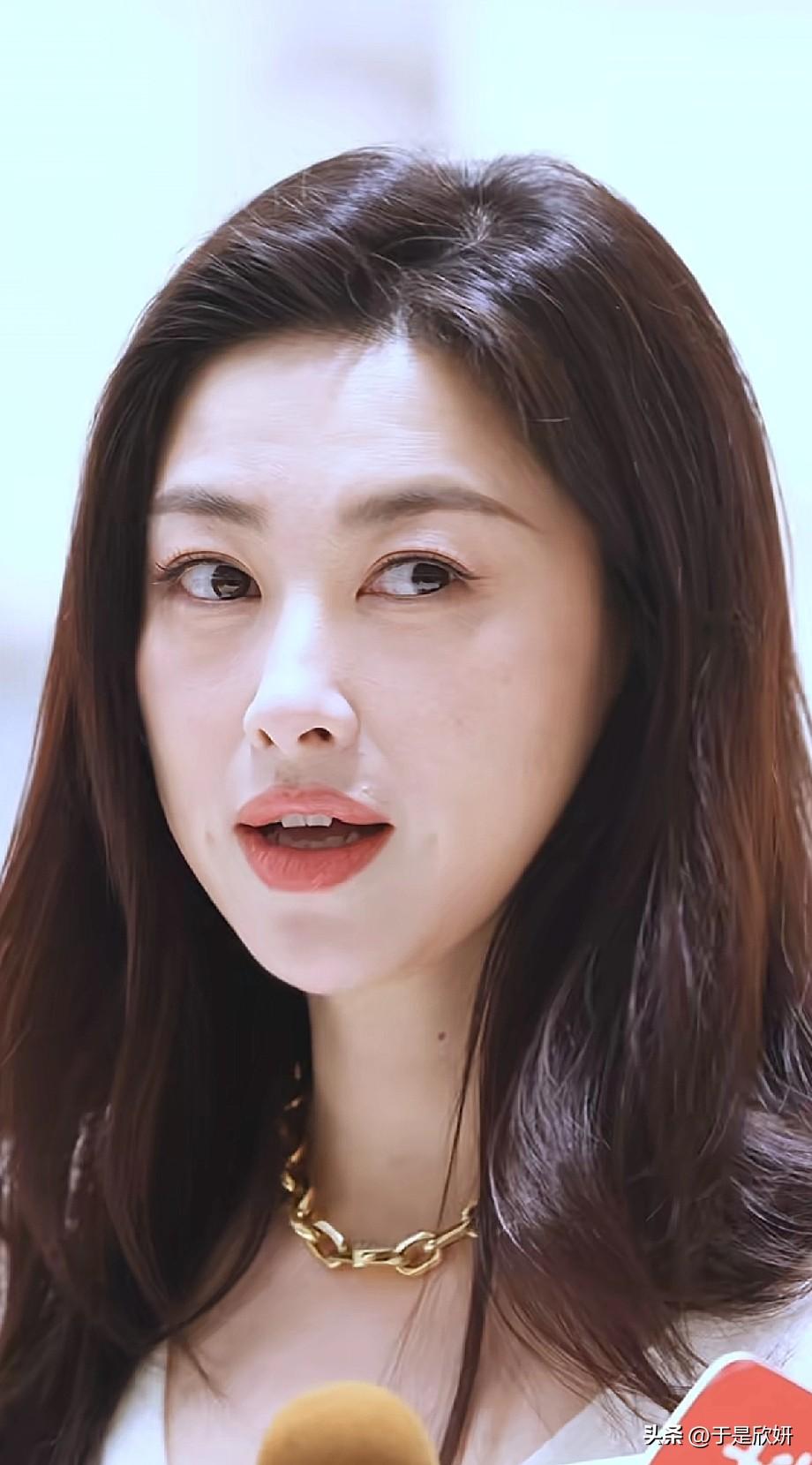 朱珠生图笑靥封神！41岁状态杀疯，这才是内娱风情天花板！
 
谁懂啊！朱珠最新活