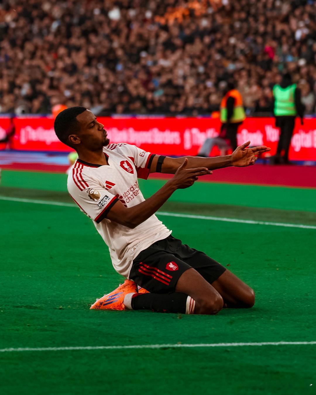 伊萨克在攻入个人英超首球后表示："我深知这个进球已等待太久，自己一直在努力找回最