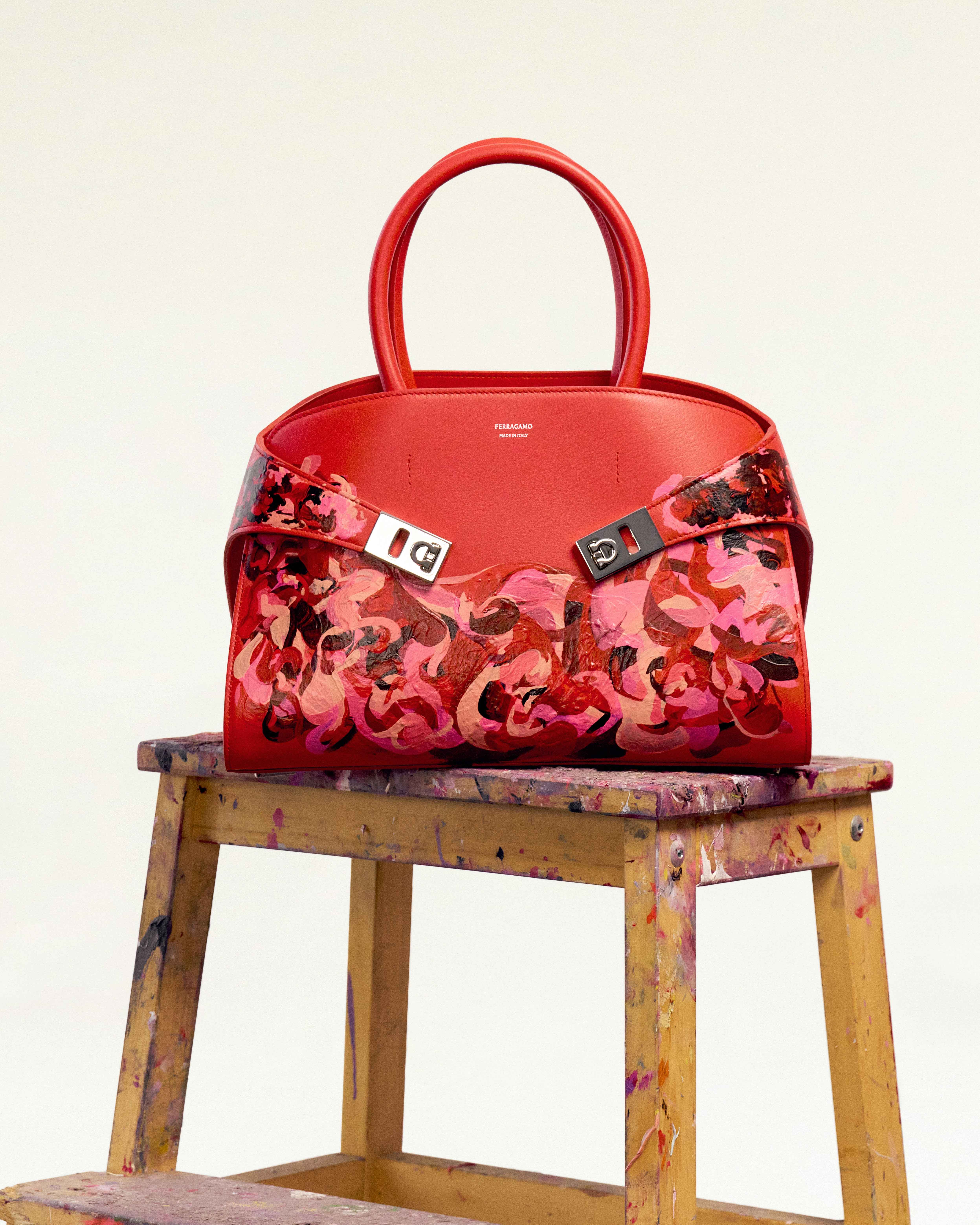 Ferragamo菲拉格慕发布2026农历新年合作系列，联合中国新生代女性艺术家