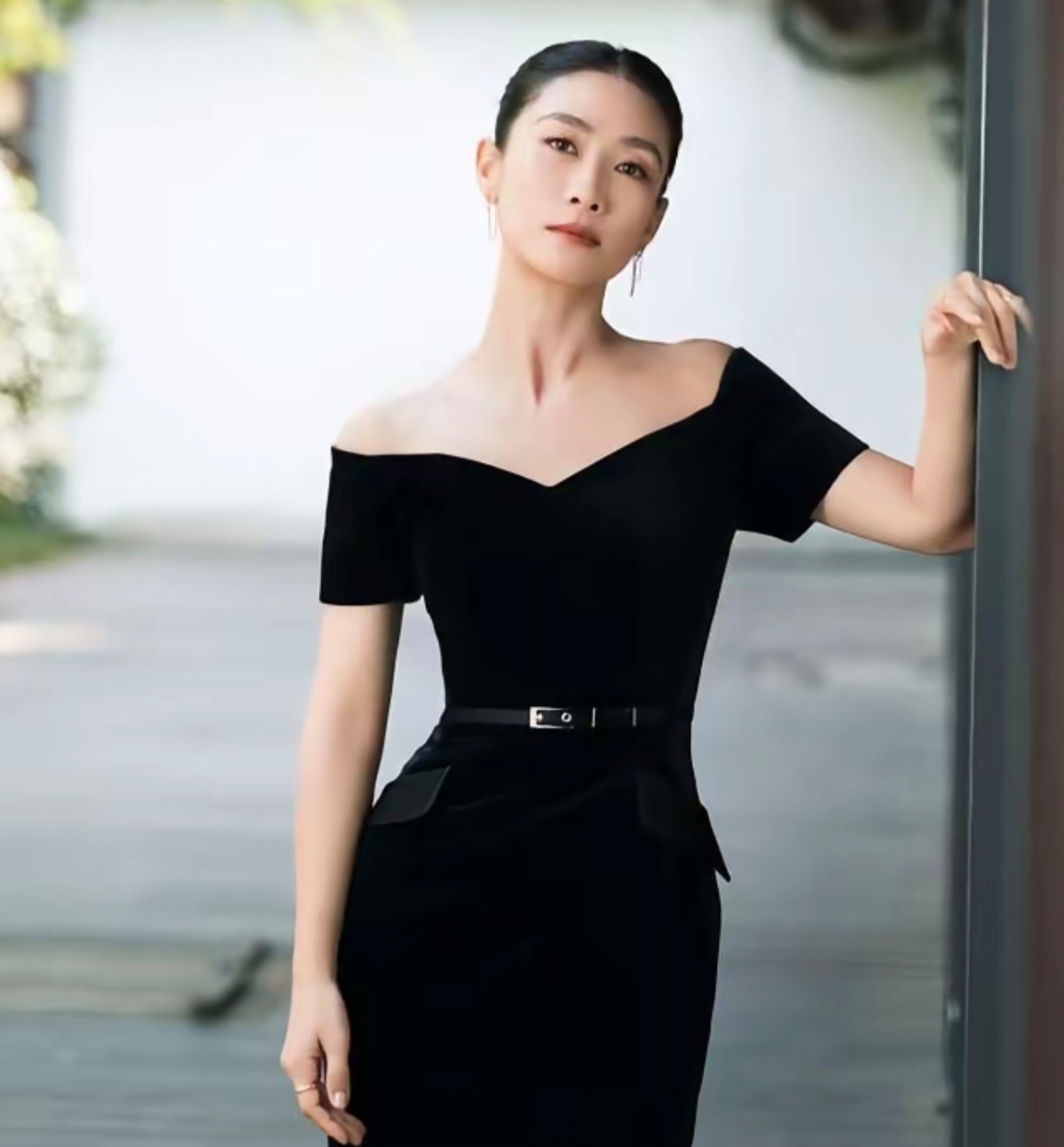 我觉得“安陵容终于熬成太后”这个热搜，看得人心情挺复杂的！陶昕然在《雀骨》里演何