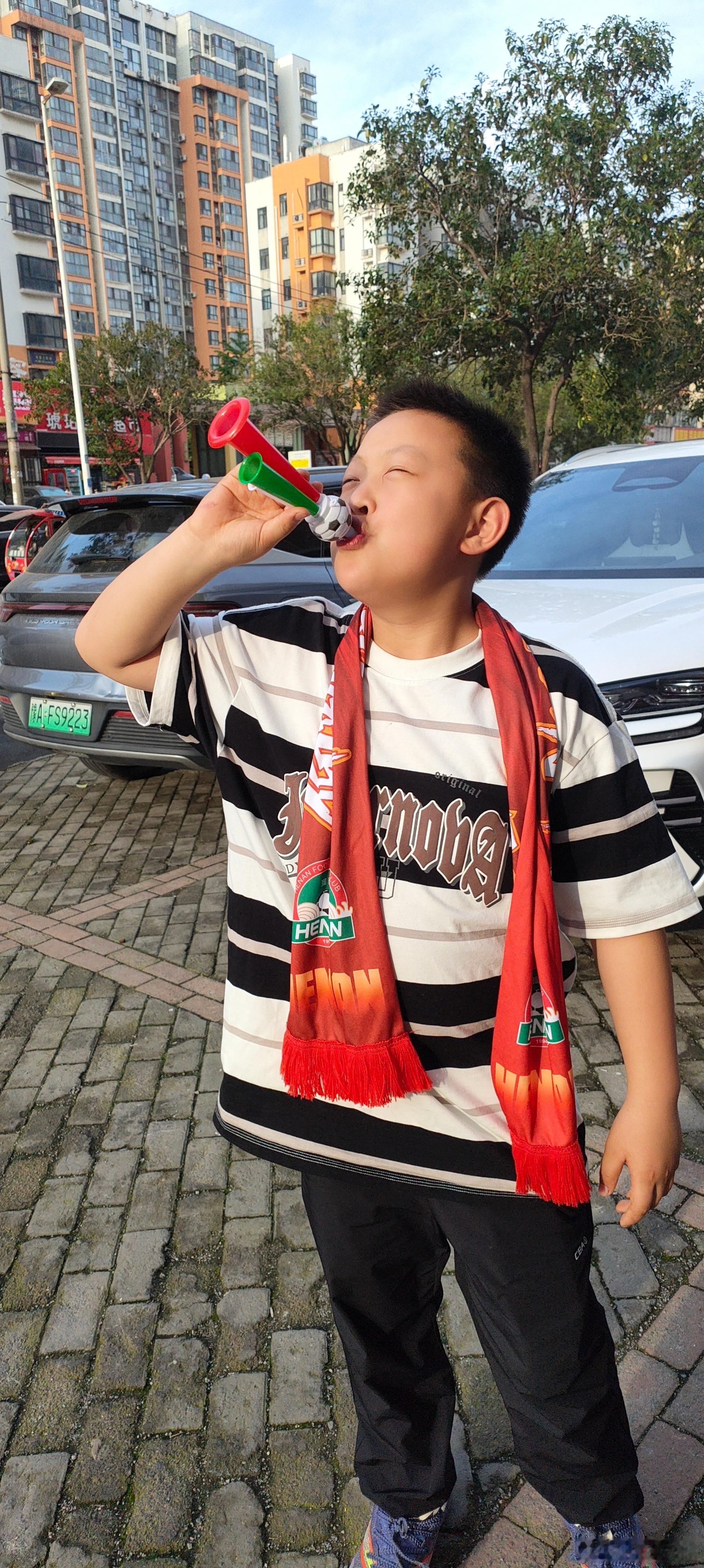 河南足球俱乐部老徐说球之旅 吹起小喇叭，打滴答滴答，看河南比赛啦！