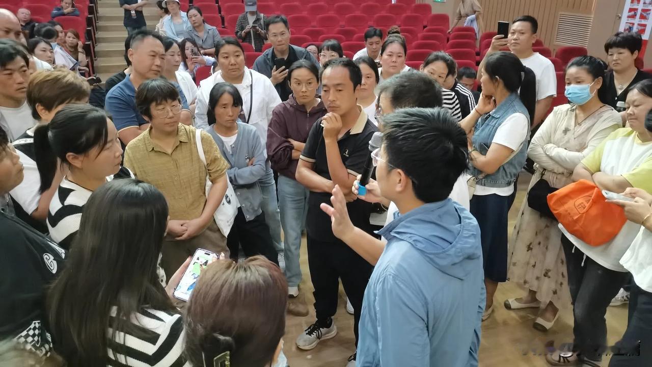 “大道至简，生命亦然。”繁华三千，终归朴素，生命的最高境界，并非坐拥一切，而是历