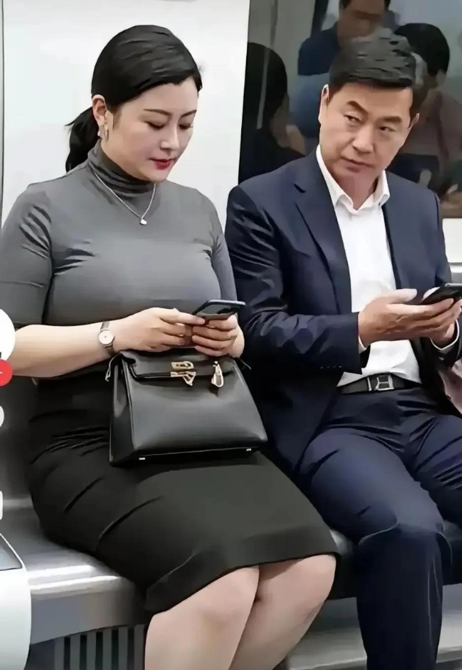 成熟美确实很吸引人！你觉得什么是成熟美的关键呢？