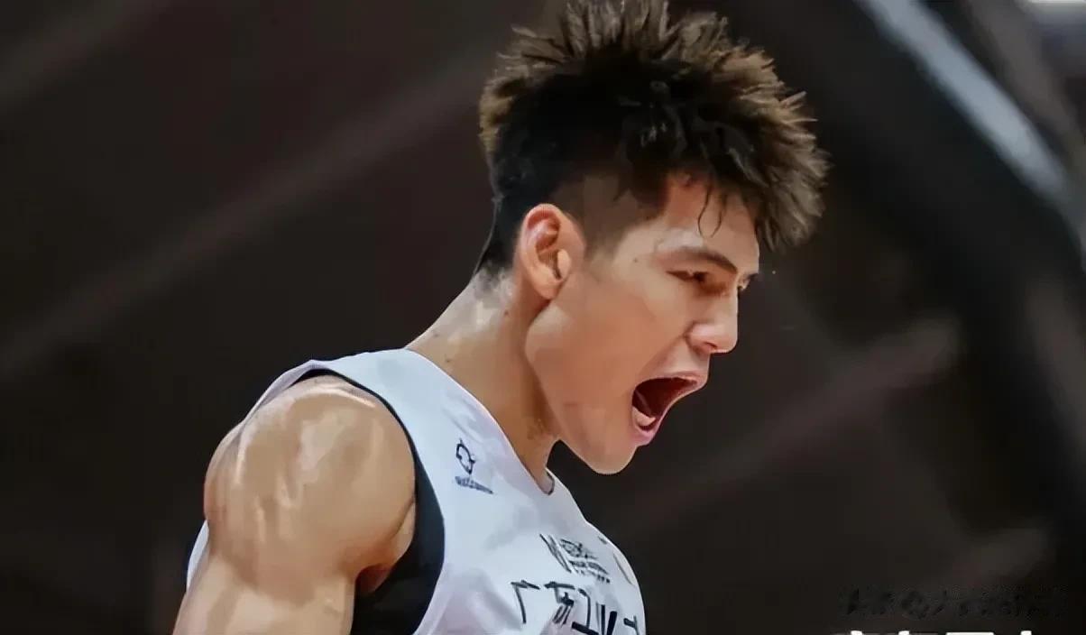 CBA首秀表现最好的三名新秀，未来可期！

1、陈国豪——24岁中锋
替补出场，
