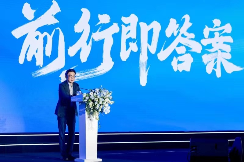 今天vivo创始人、总裁兼首席执行官沈炜发表《前行即答案》演讲，在2023 手机