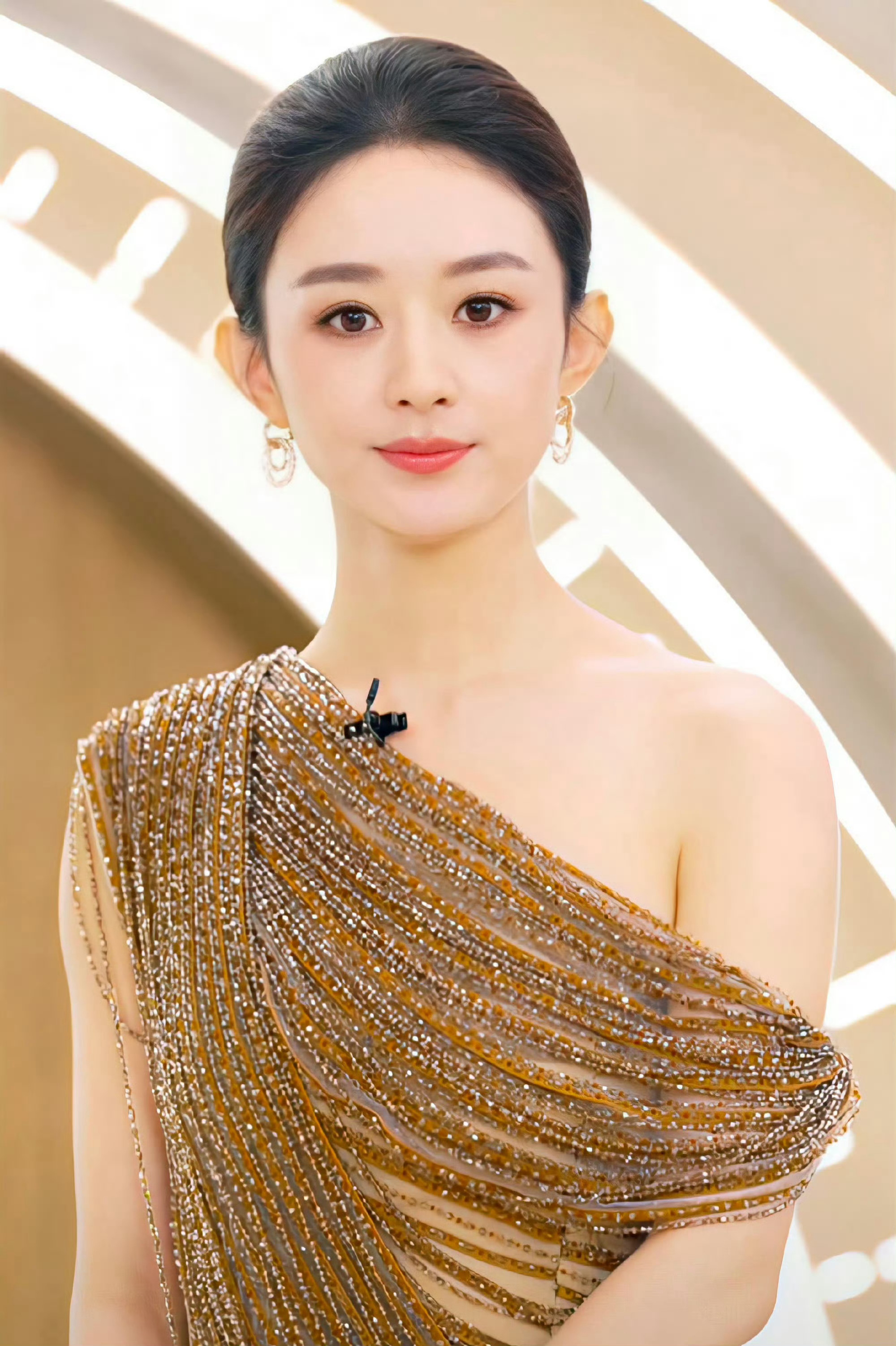 赵丽颖  今日直播大光明造型 ​​​