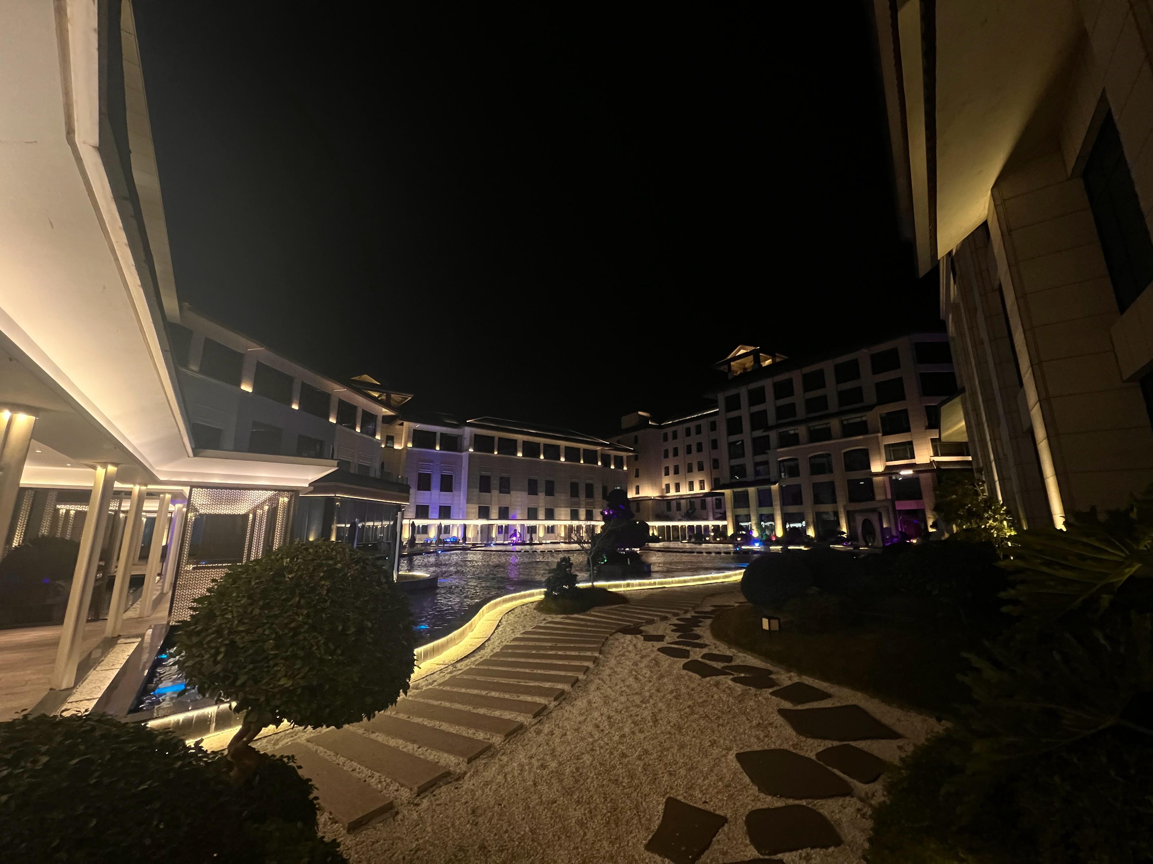 下午从武汉出发，一口气穿过湖南，现在已经进广西了……媳妇开车老猛了…… 桂林·全