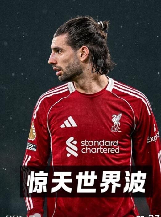 我就奇怪了，索博斯洛伊的任意球怎么能飞出这样诡异的弧线！
利物浦1-2不敌曼城，