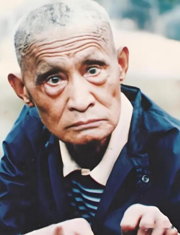 1930年，武术家万籁声在上海与德国拳击家克利比武，克利对万籁声说：“这瘦猴能接