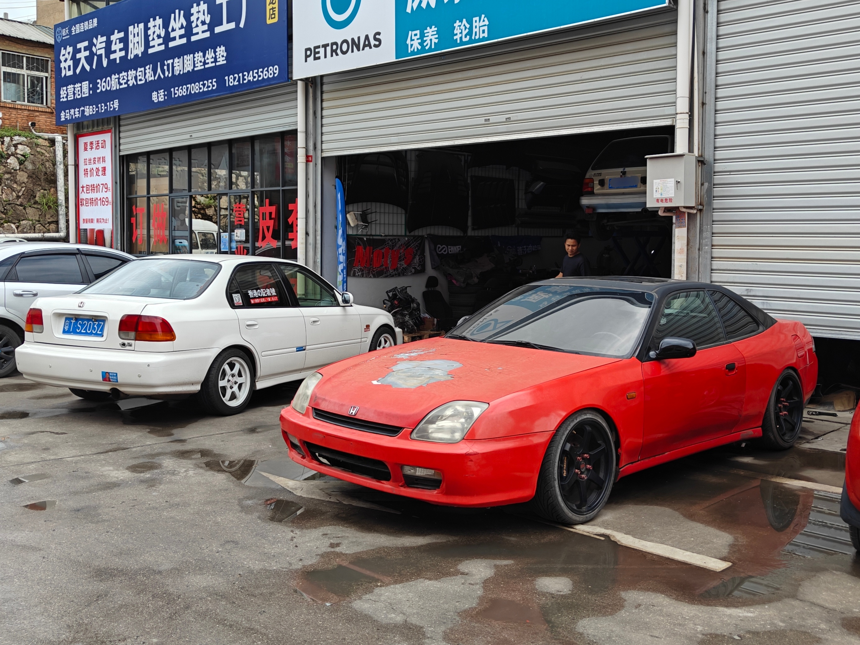 老旧报废车续一年[赞][doge]……这个君越3.0太少见了，印象里路上基本没见