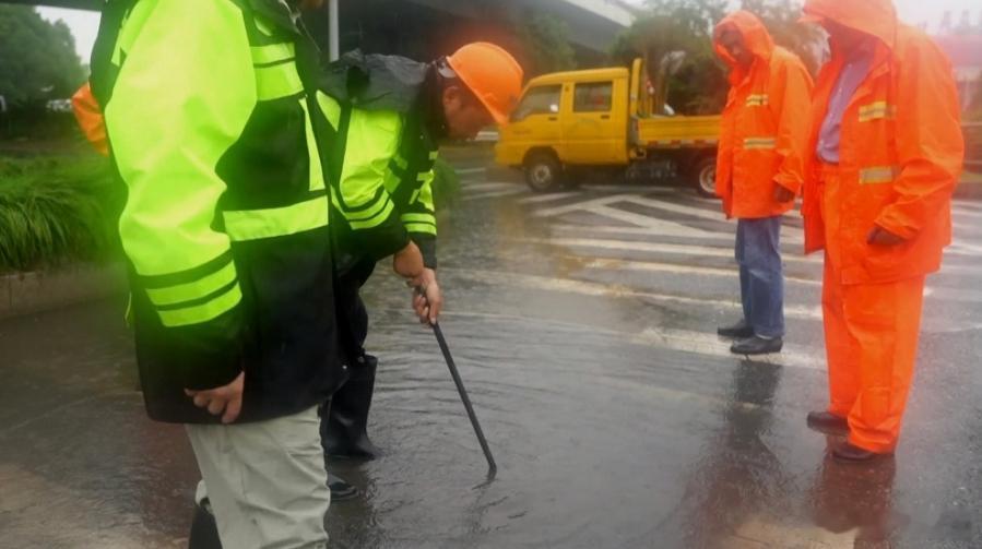 浙江多部门极速排涝守护市民出行路暴雨来袭浙江交通人20分钟火速抢险 近期天气，下