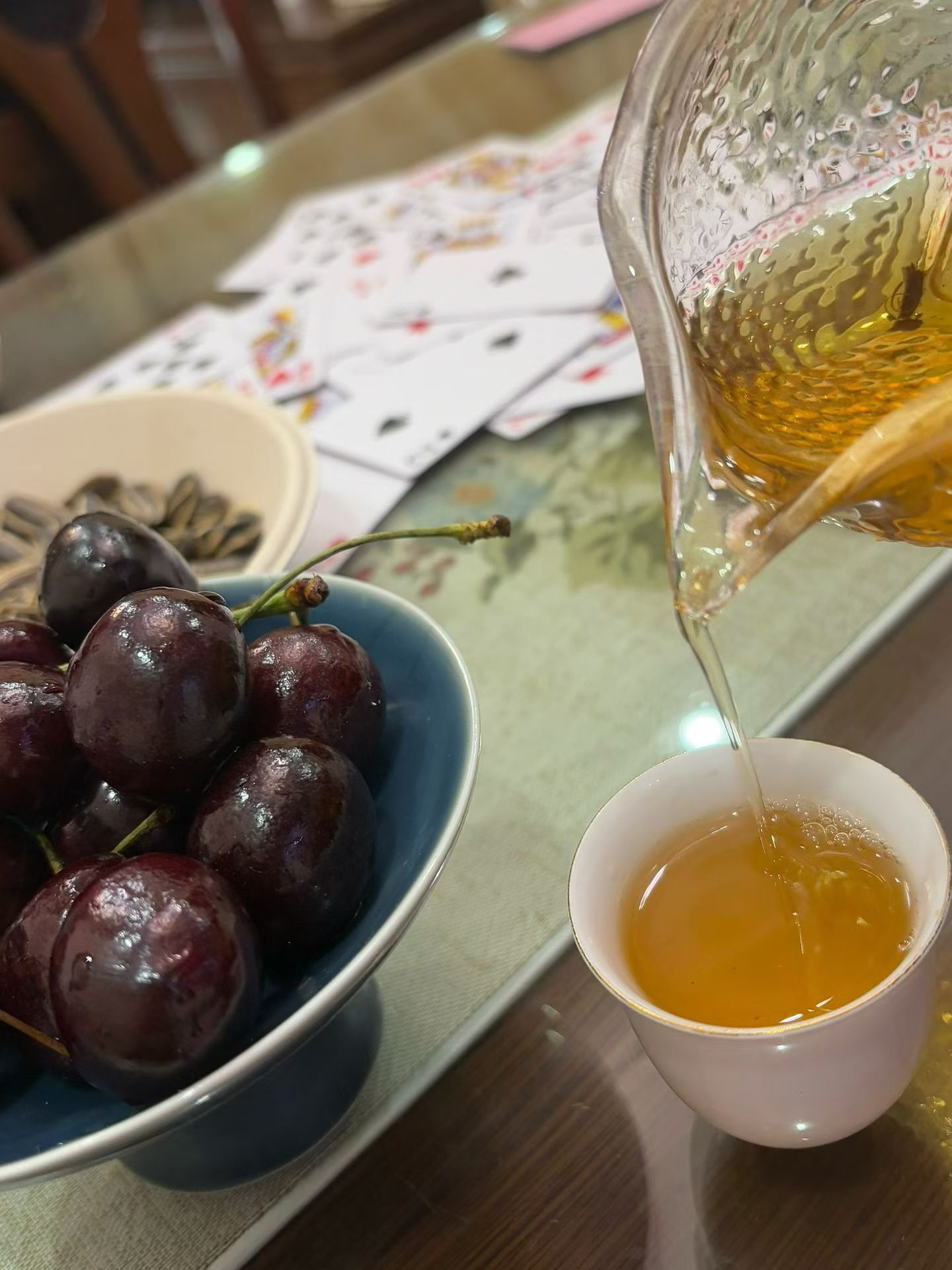 茶道  这人间，热闹是他们的。这一杯的温度，是我自己的。有空，来喝茶。没空，更要