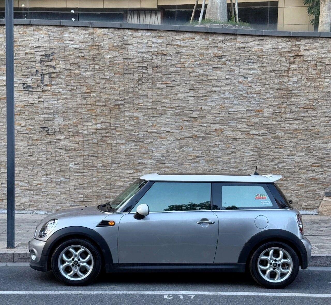 MINI 车主的真实心声最近真的疯狂馋 F56 JCW，感觉它才是 MINI 的