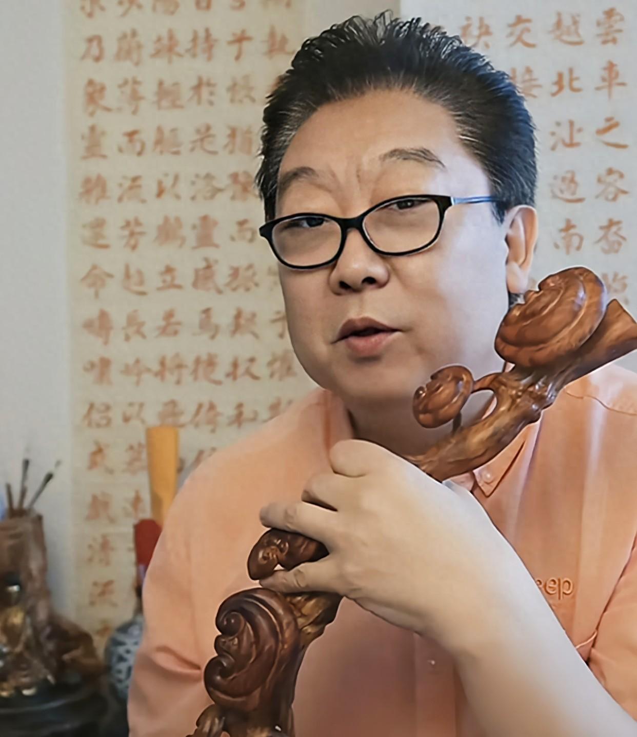 国家一级演员郑健直播里骂德云社：下三路东西太多，我不敢带女儿去听。

这话一出来
