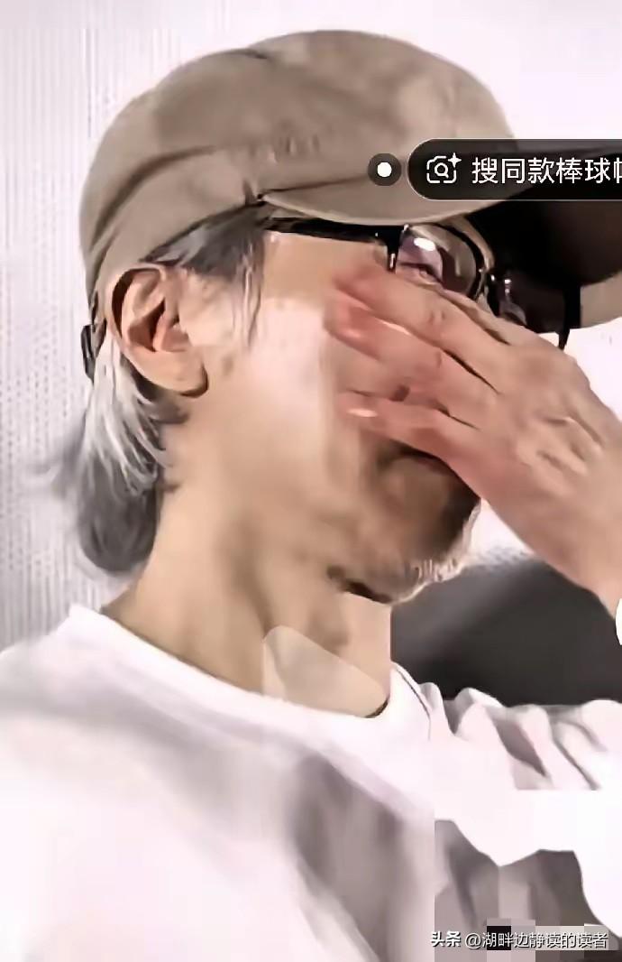 64岁的周星驰今天在台上泪崩了，因为18年前和他一起合作《长江七号》的徐娇，今天
