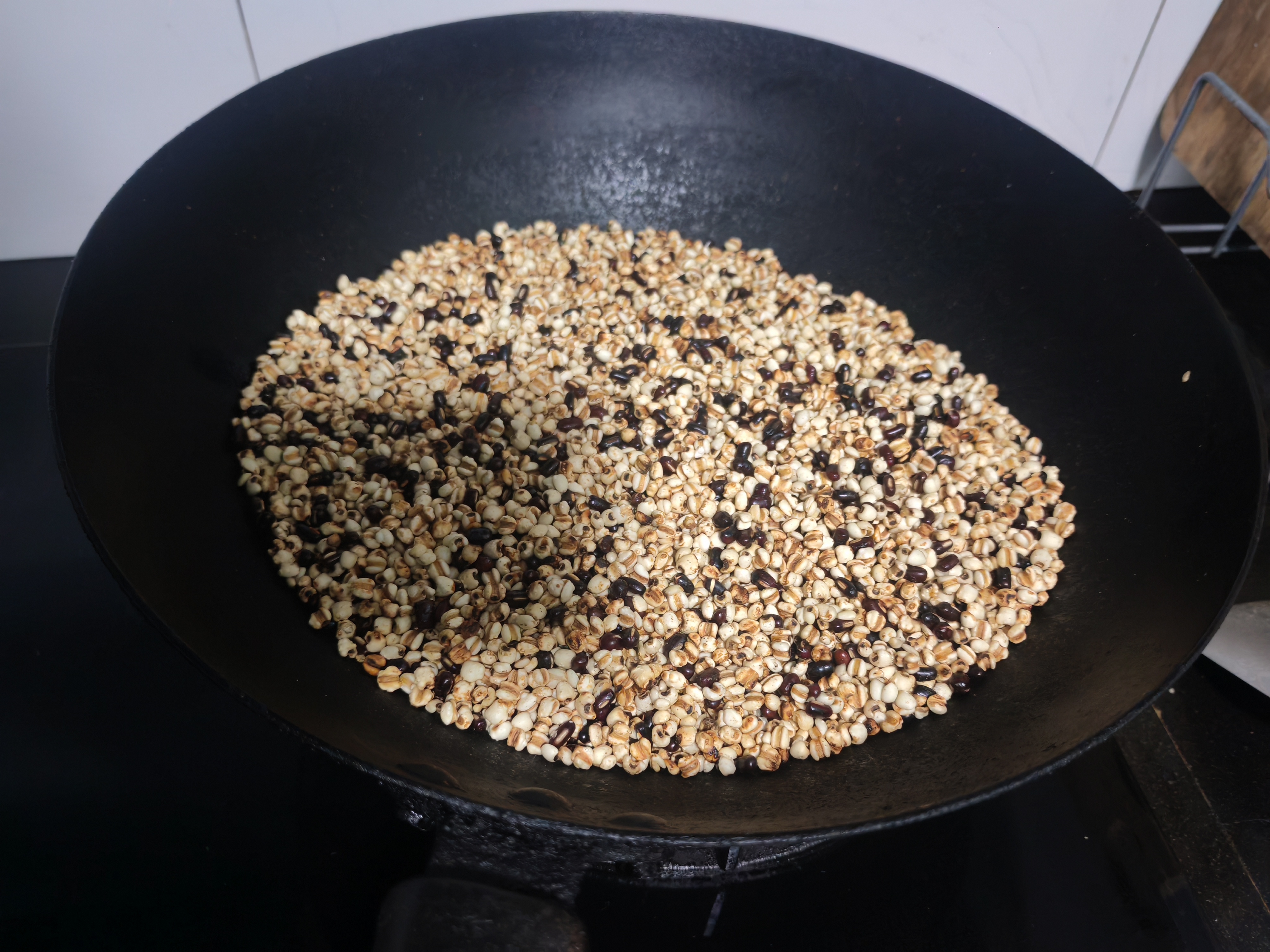 现在改为炒薏米红豆泡水了 