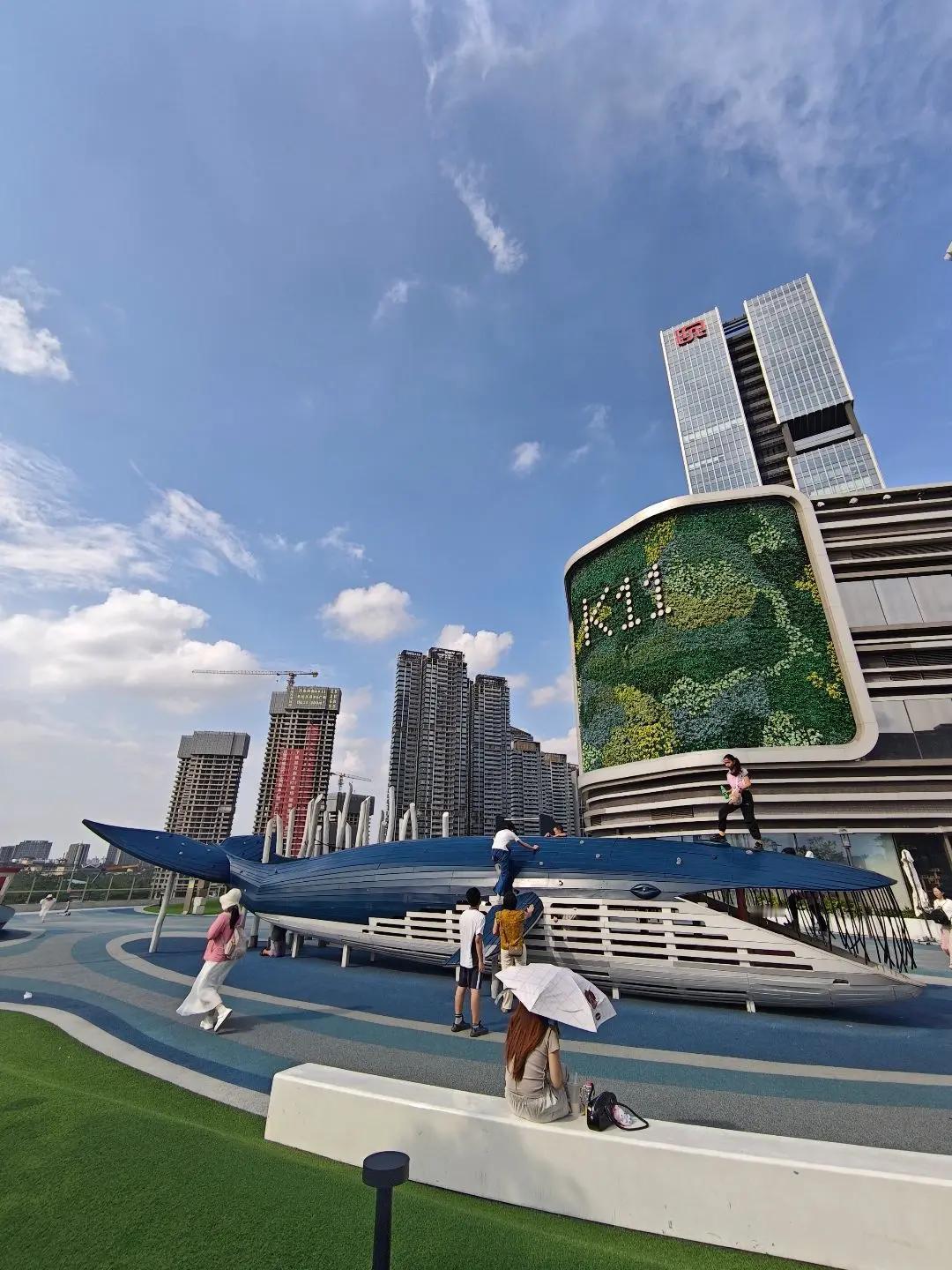 番禺K11 3楼天空鲸鱼花园🐳就这样虚度一个午后，什么也不做，也未尝不可～城市