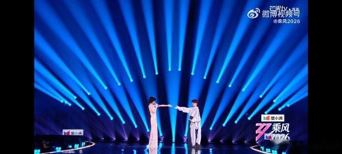 短发好好听乘风2026短发舞台氛围感直接拉满，歌手嗓音细腻有层次，旋律入耳难忘，