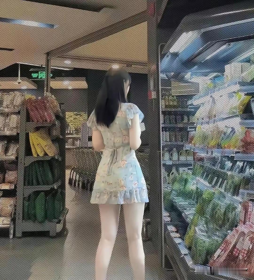 冷白皮的代名词[星星眼]