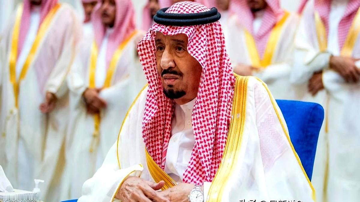 铁门“哐当”一声，沙特法拉杰的背影消失了。他刚喊完“我没认罪，我被虐待了！”。