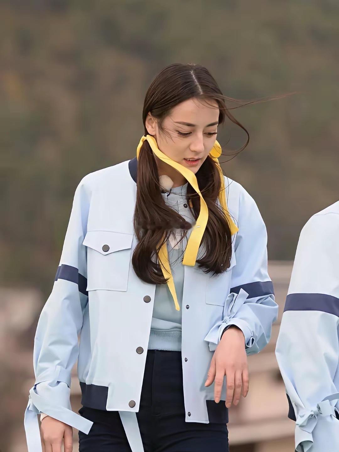 发现了吗跑男里的女嘉宾都是素颜出镜，但迪丽热巴和李沁还是美得像建模 