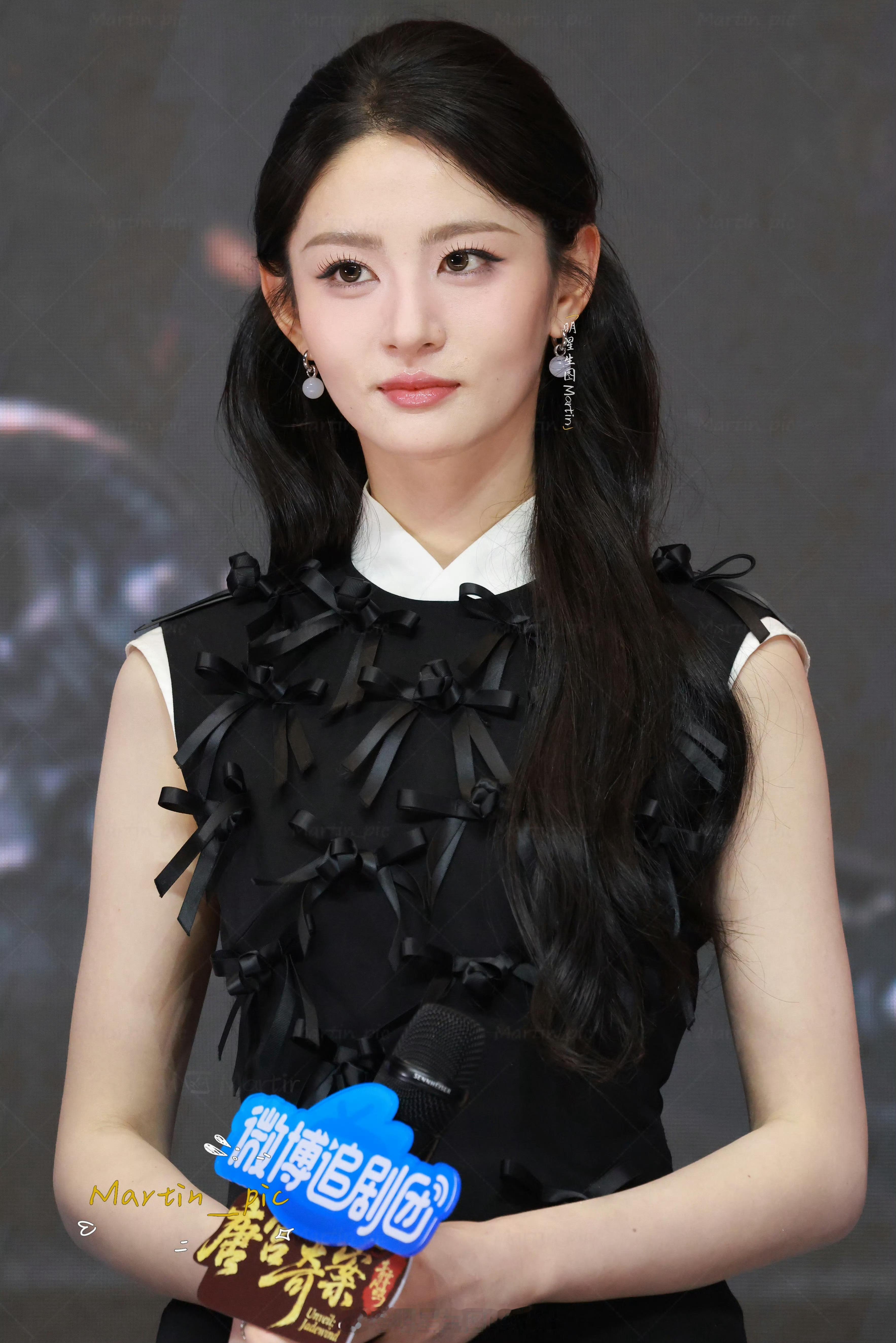 赵晴 x 许凯“绯闻女友”波点黑丝生图