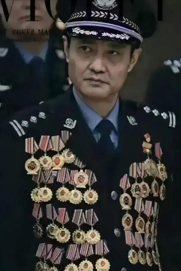 “一张照片4个亿的浏览！”一双犀利无比的眼睛，一个让所有的犯罪嫌疑人胆战心惊的眼