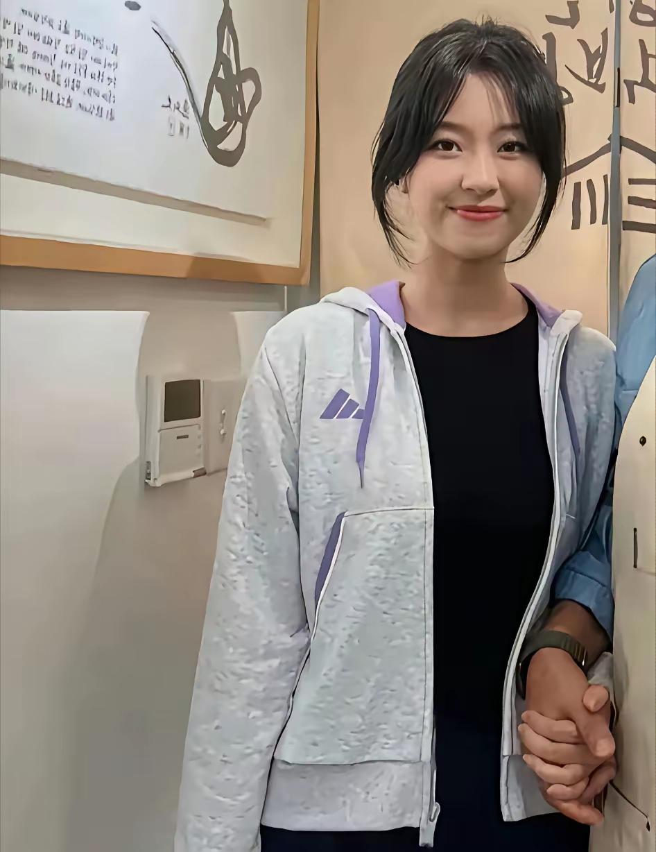 漂亮的女孩子，她在这个世界上所遇到危险要比一般女孩子多的多，可以这样说，之所以她