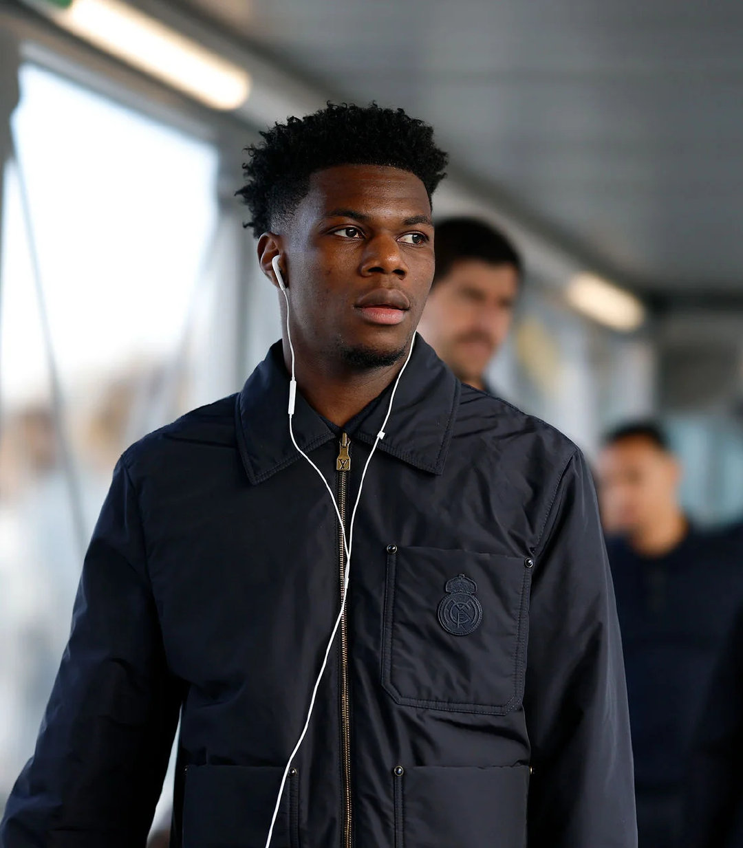 皇家马德里启程前往里斯本，随后球队将入住里斯本科林西亚酒店。 