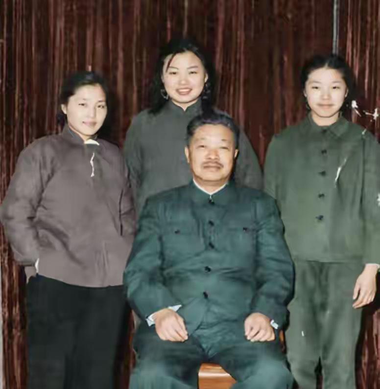 此人是开国元帅之女，出生18天就开始长征，是长征史上最小的红军。这个小红军是谁？