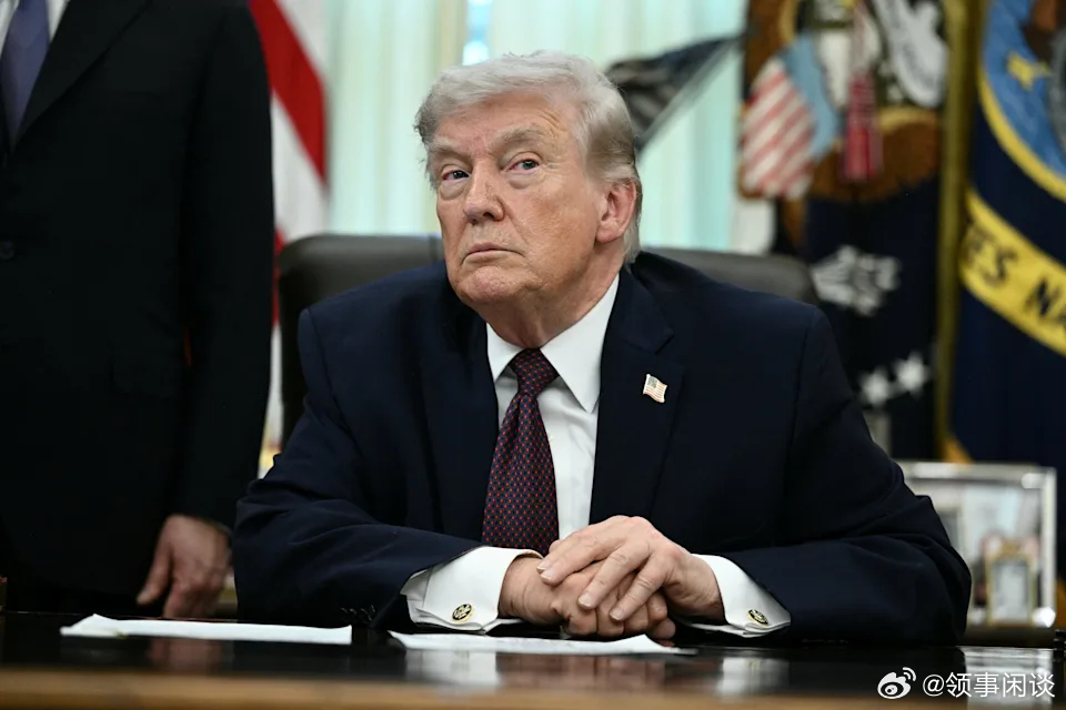 【TACO 特朗普被迫承认他无法解决伊朗危机】（每日野兽）在油价飙升、民调支持率