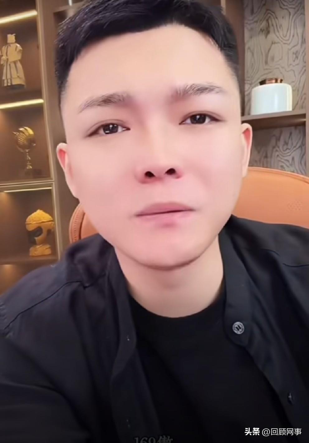 婚变事件遭网友质疑剧本炒作！

          有网友怀疑巴扎黑、小冠军在炒