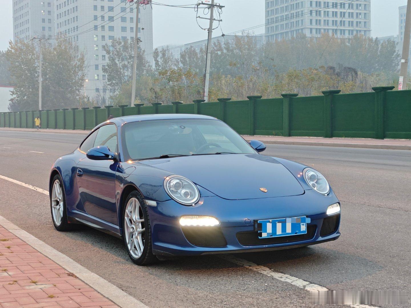 短暂的，认真的开了一圈911997.2 4S(改了后驱）你要说啥驾驶感受？短暂的