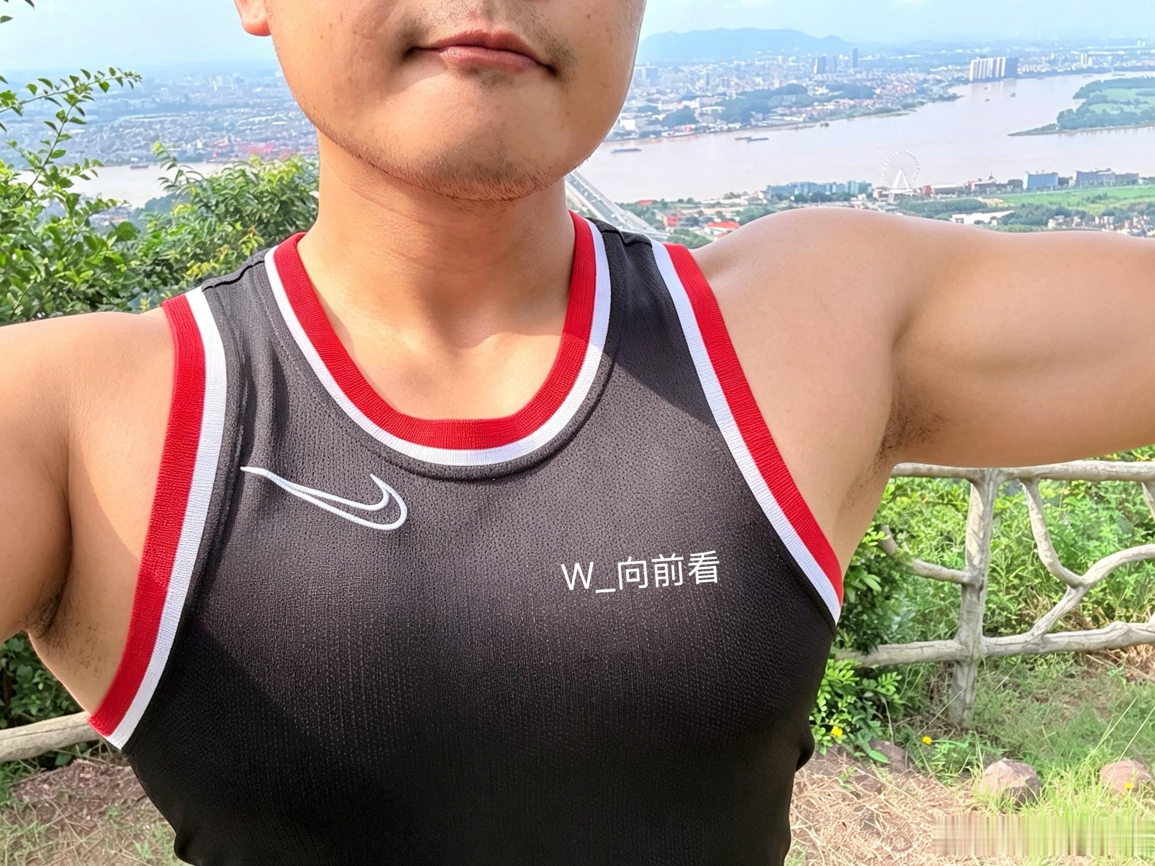 爬山有氧结束！边走边看风景，真的好舒服，最重要是暴汗！太爽啦～～