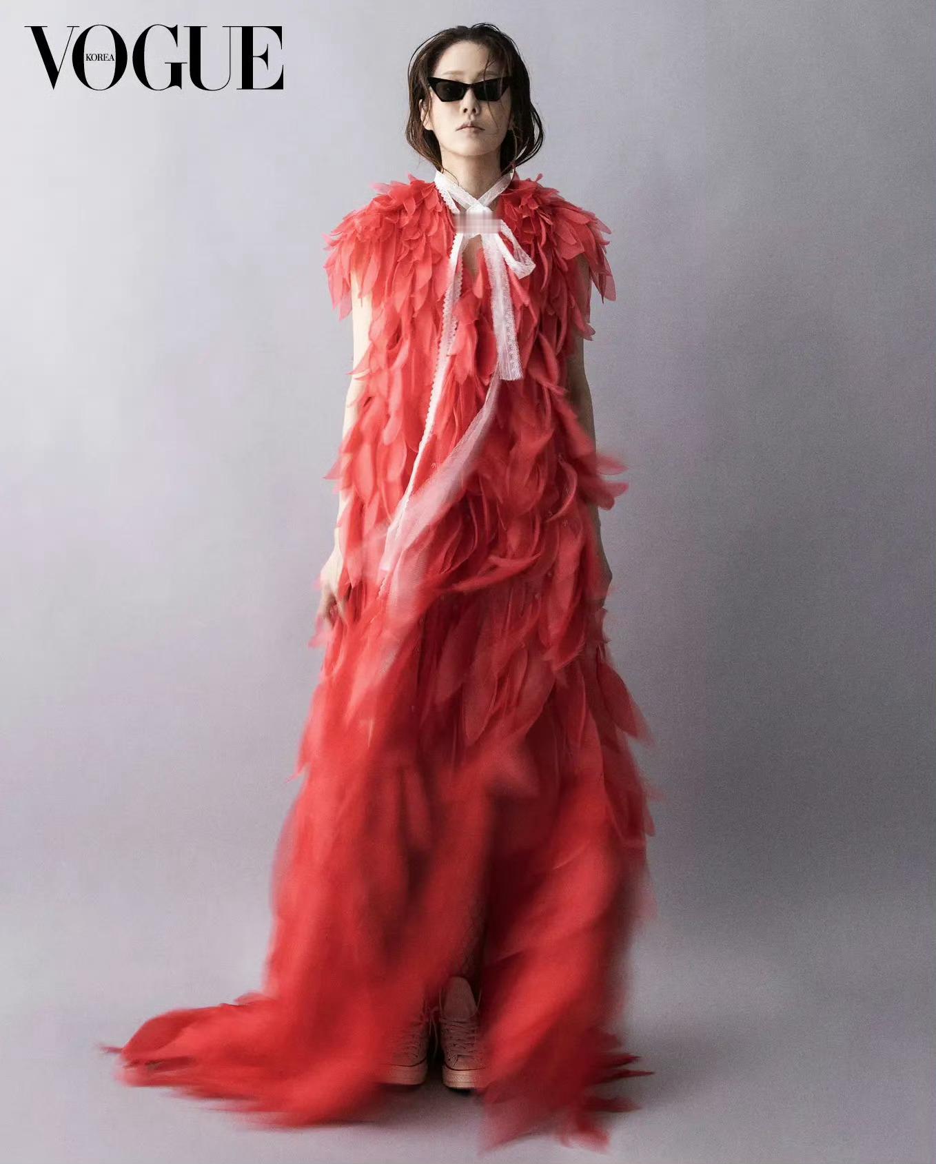 高贤贞 VOGUE KOREA December 2025.12月刊 摄影: K