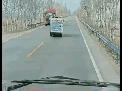这种无人驾驶的公司该不该被封杀～