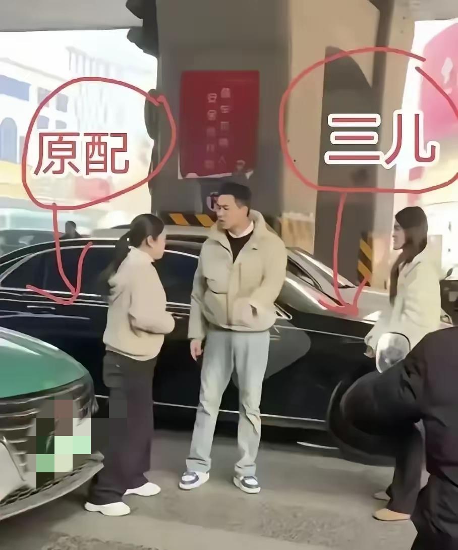 杭州这家女装店的监控视频，直接把网友看破防了！一个男人陪着老婆来试1299的驼色