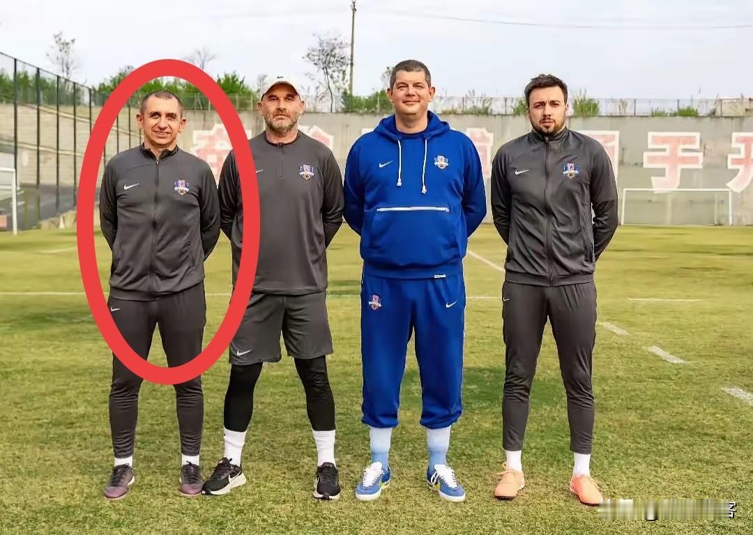 两支降级冠军教头再次相聚，不知道海牛这次的“微操作”能否助力球队下赛季提前上岸！