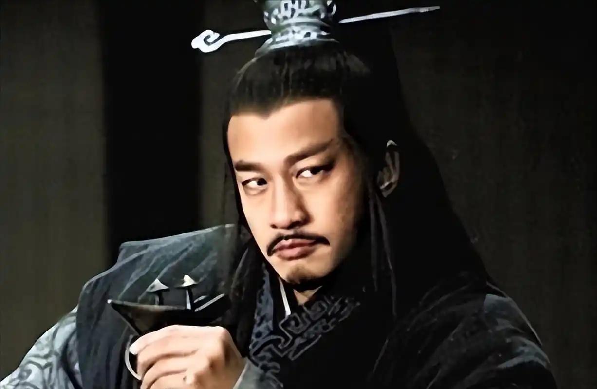 项羽为什么一定要杀义帝？
 
世人多将项羽杀义帝归为残暴易怒、忘恩负义，可细究秦