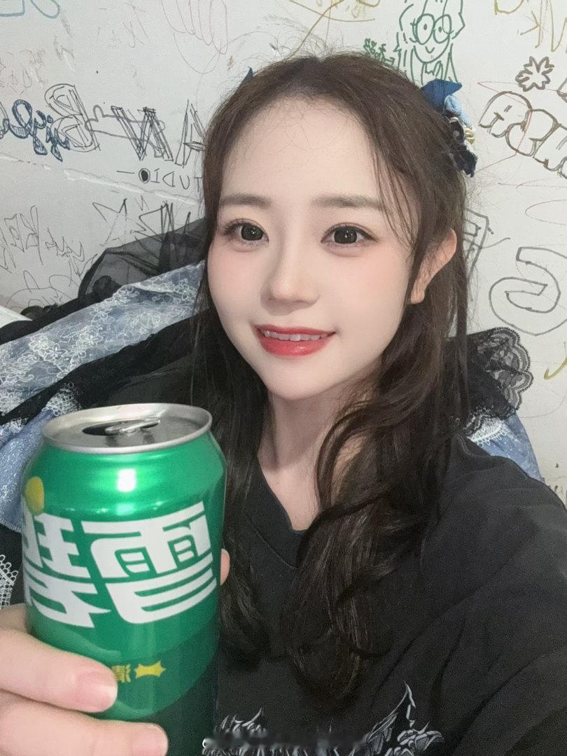 请喝（还没填问卷的朋友们帮帮孩子！！还差一百多个😭 ​​​