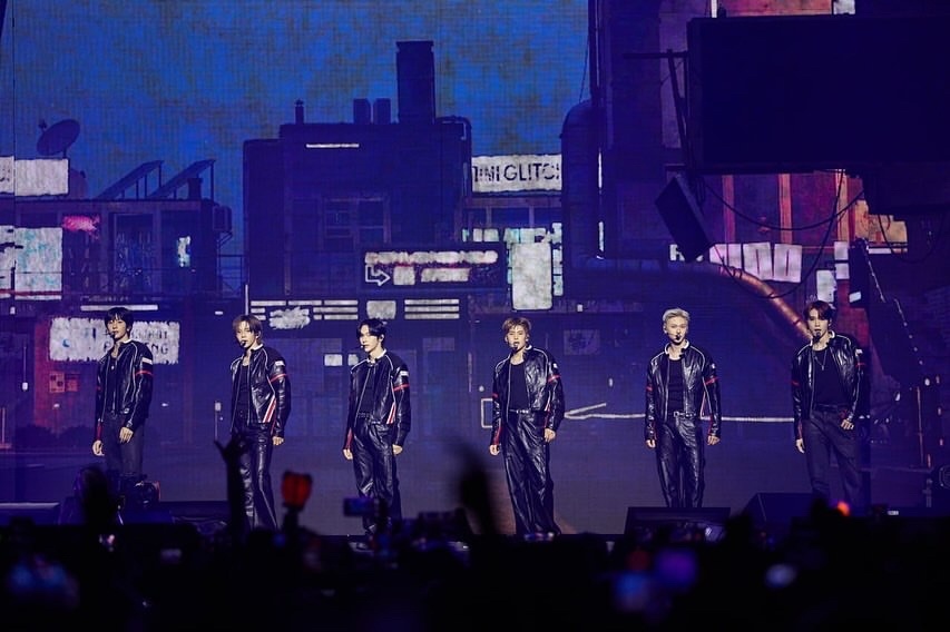 SMTOWN官方更新伦敦演唱会艺人舞台照✨ ​​​