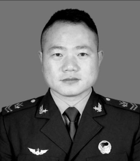 2021年，杭州一医院发生了催人泪下的一幕，36岁的军人王启鹏在医院做了最后一次