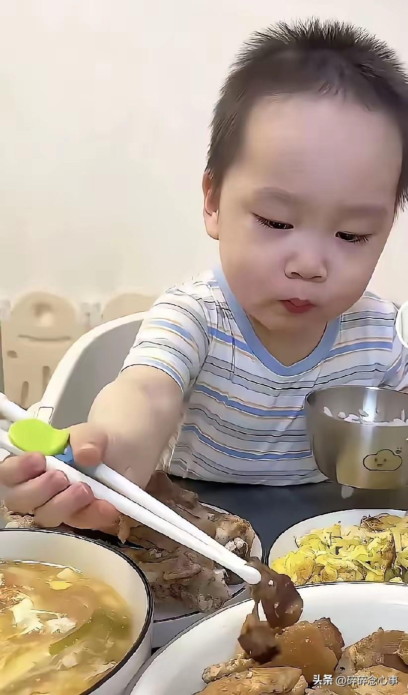 终于等来了真相，全网欠他一个道歉。

米乐妈妈把孩子的出生证明甩出来了——202